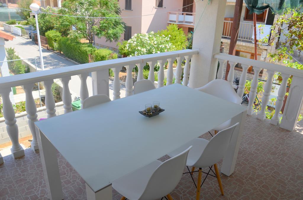Appartamento Apartman Medit Vir Esterno foto