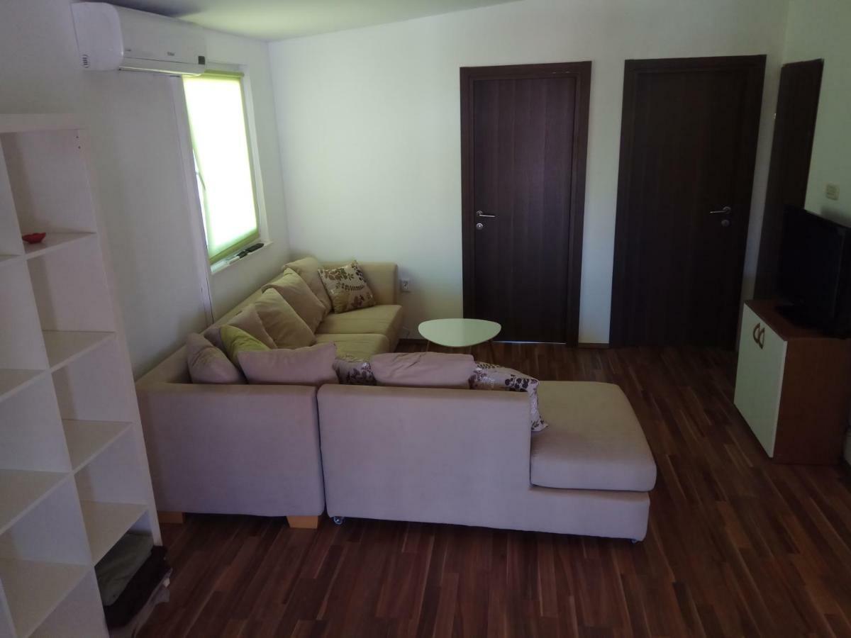 Appartamento Apartman Medit Vir Esterno foto