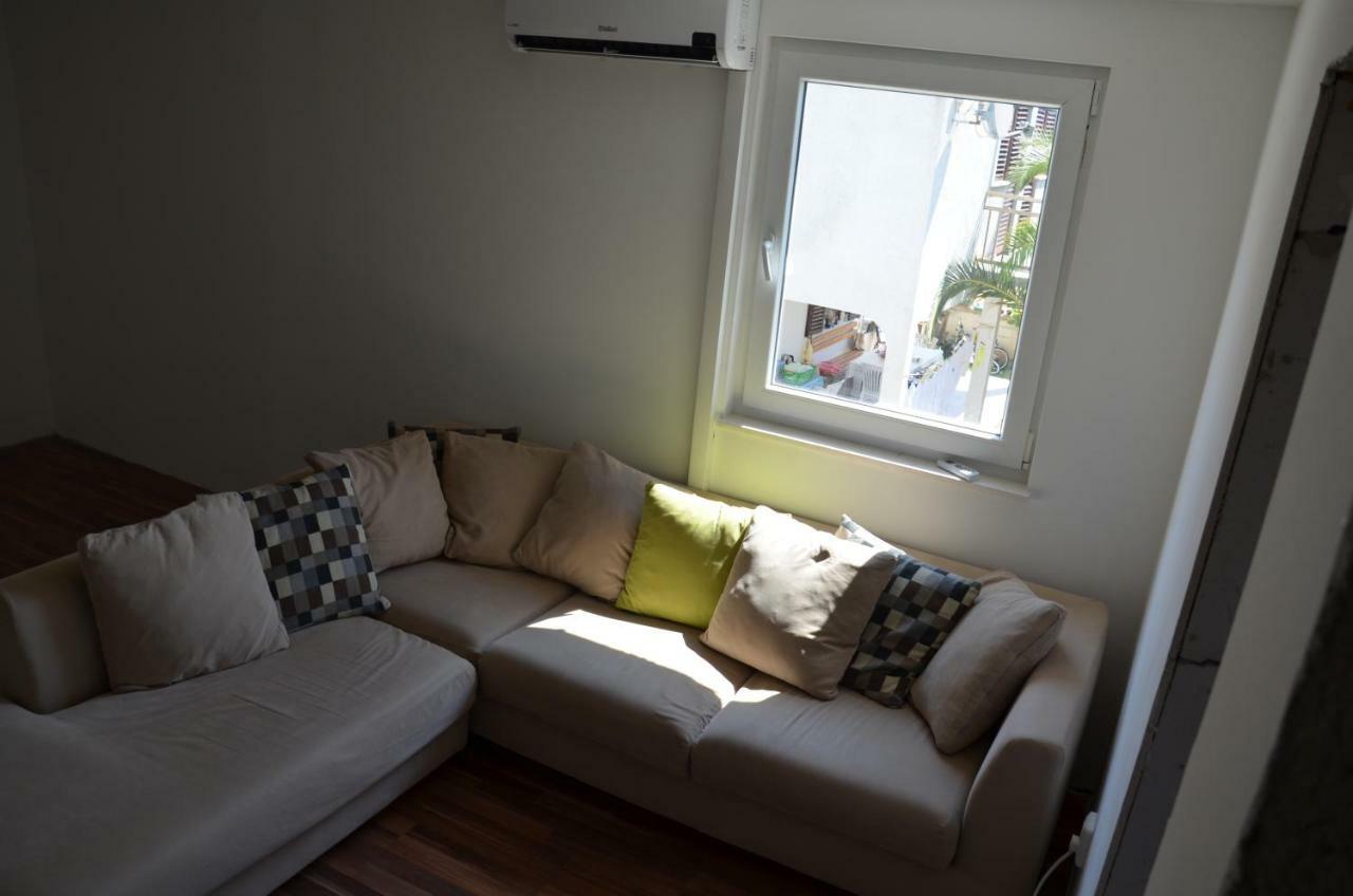 Appartamento Apartman Medit Vir Esterno foto